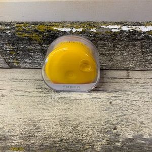FOREO | Luna Play Plus Facial Cleansing Brush in Sunshine Yellow